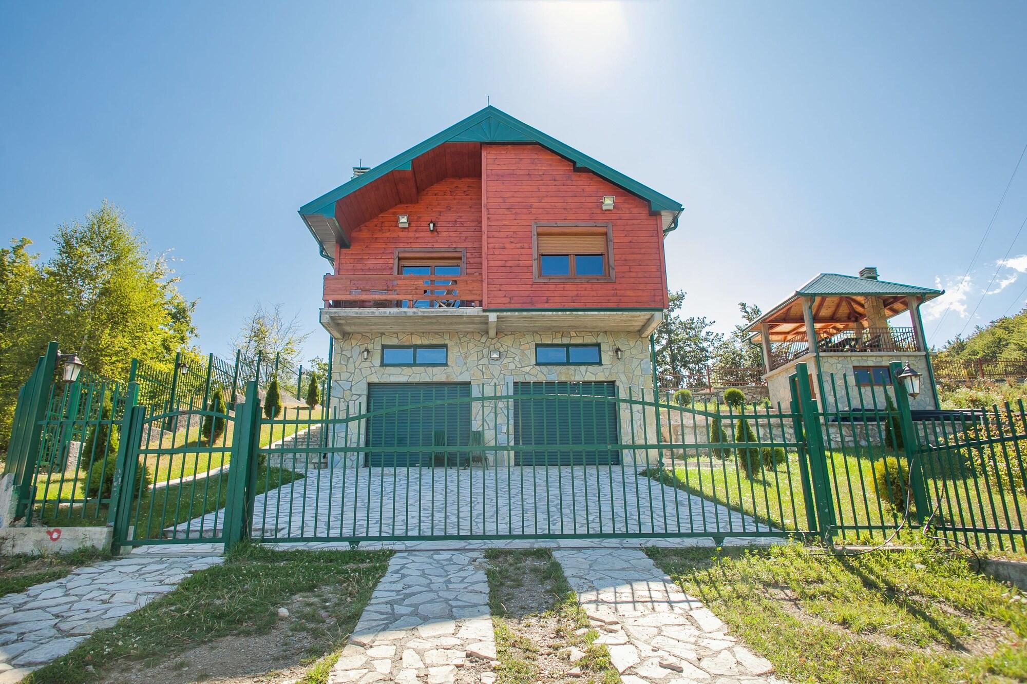 & Gacka Mojkovac