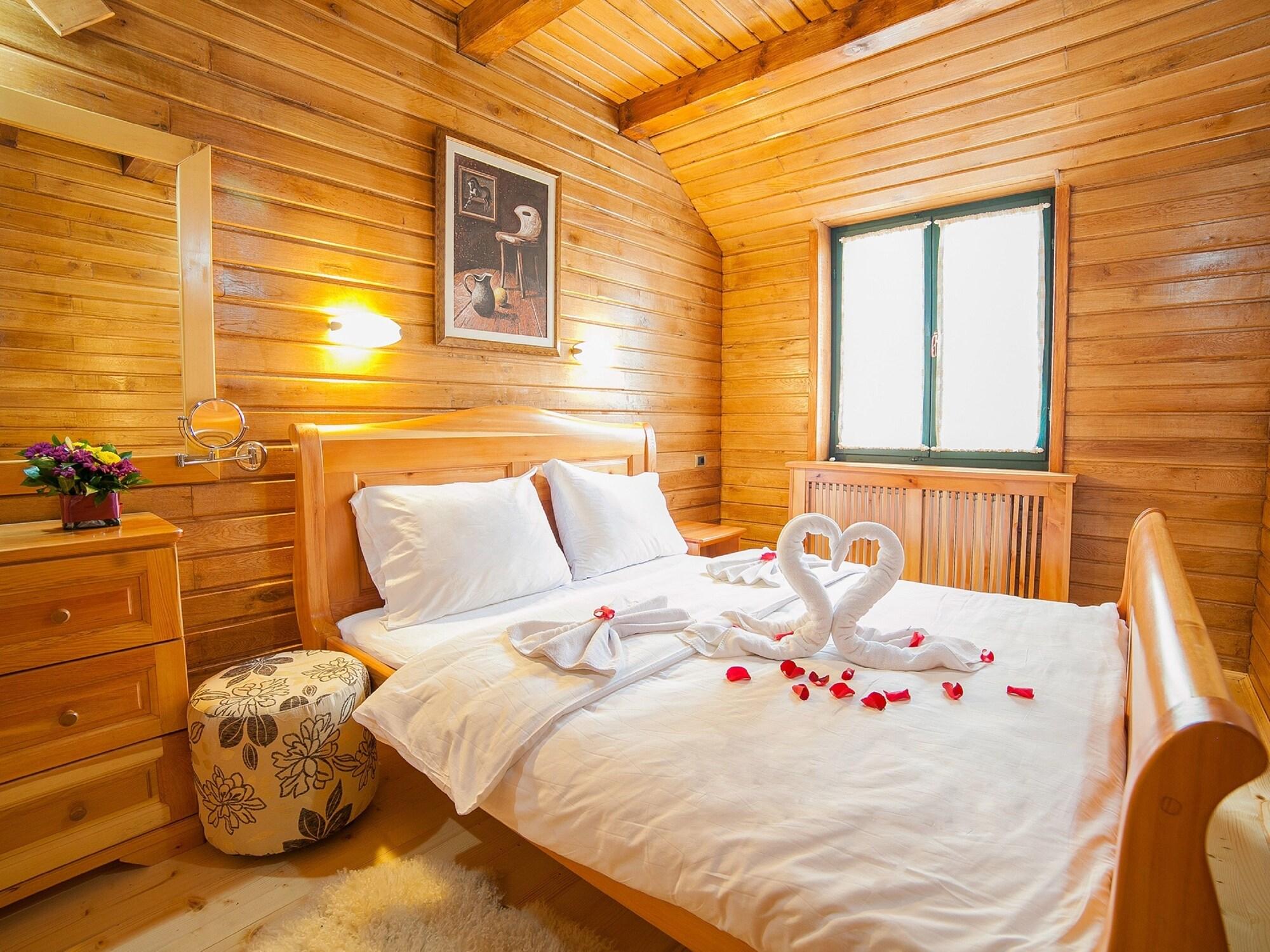 Hotel & Gacka Mojkovac