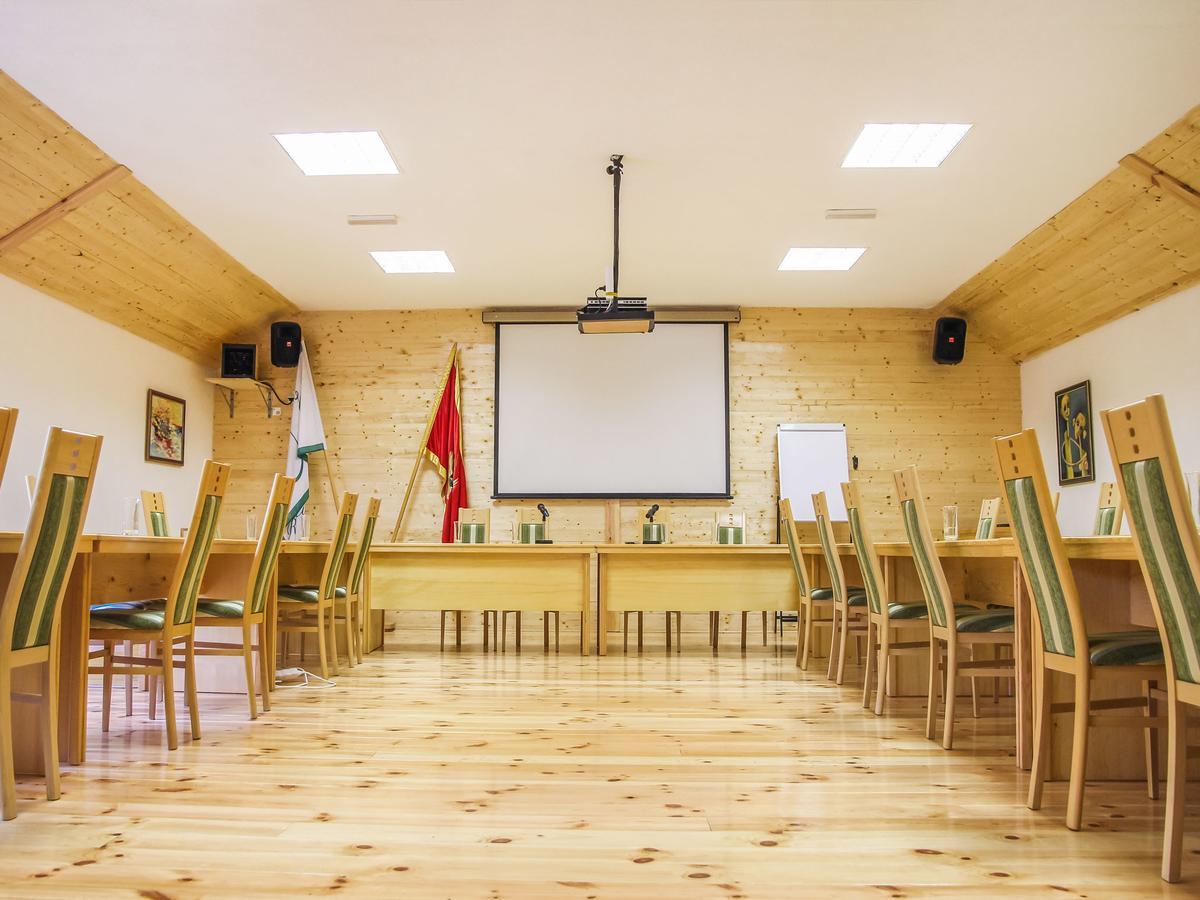 Hotel & Gacka Mojkovac